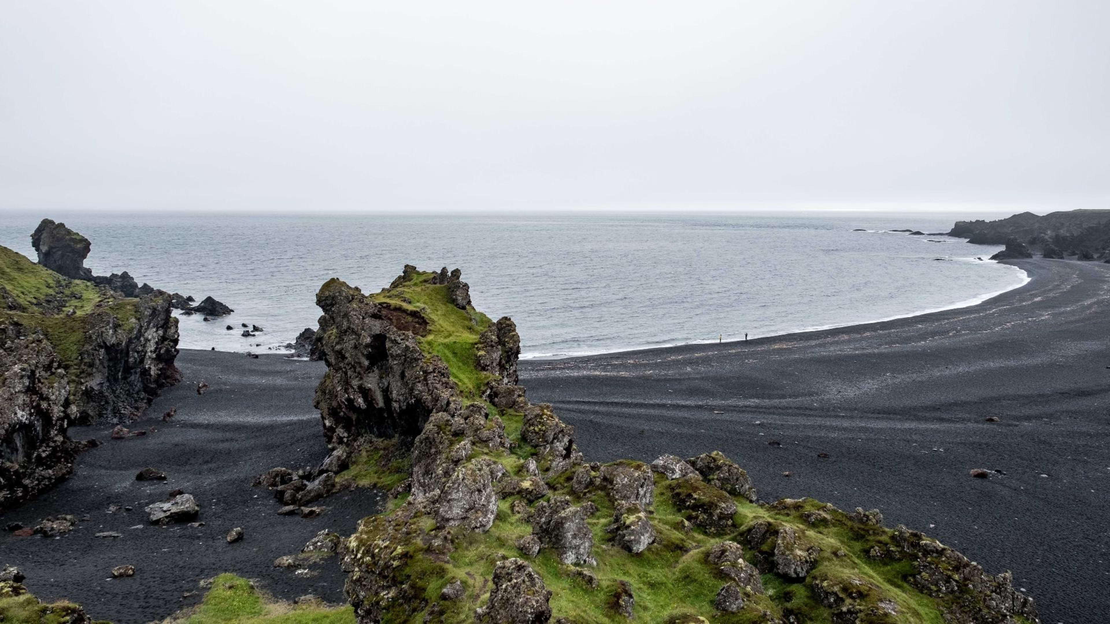 The black sand of the Djúpalónssandur beach