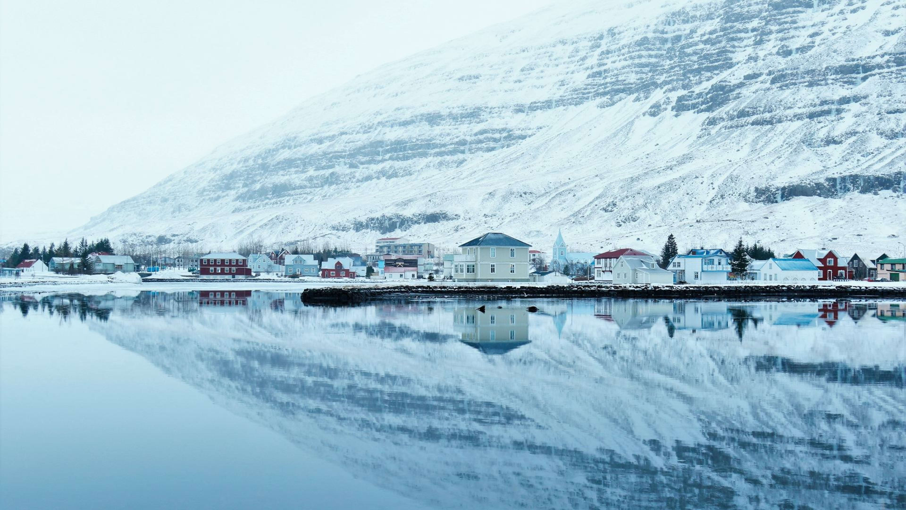 The town of Seyðisfjörður covered in snow