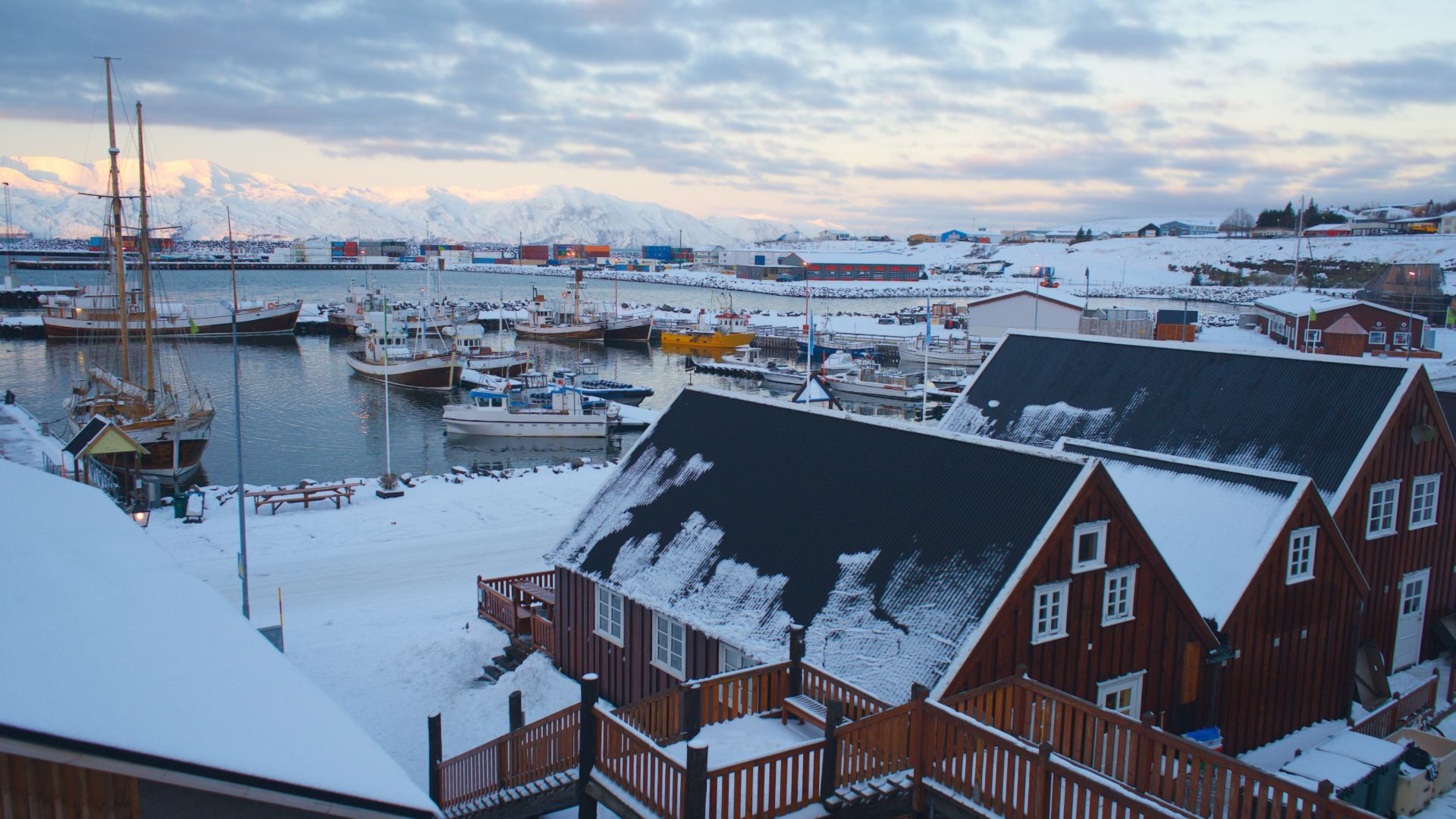 The harbor in Húsavík in the wintertime
