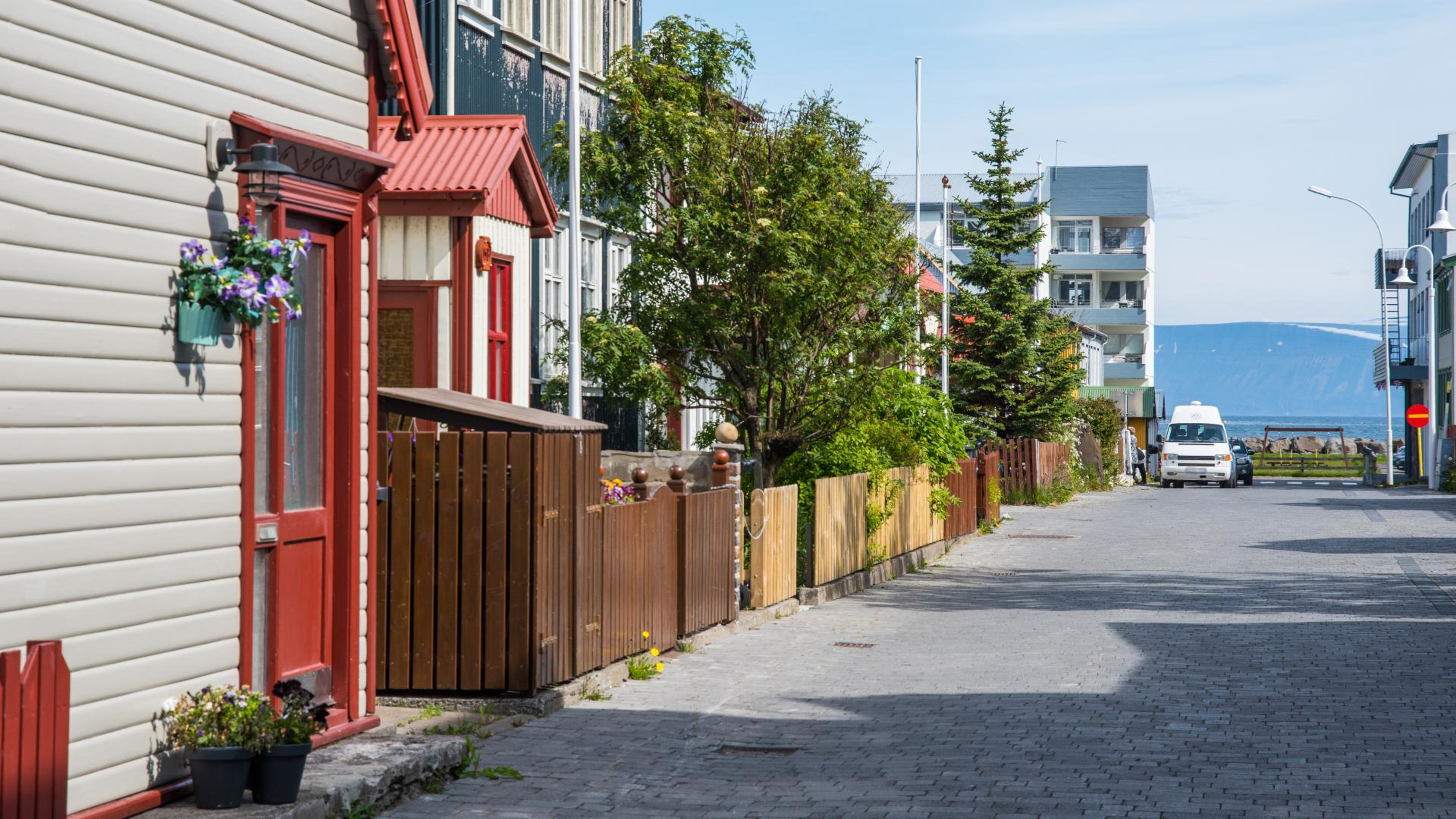 A street of traditional houses in Ísafjörður