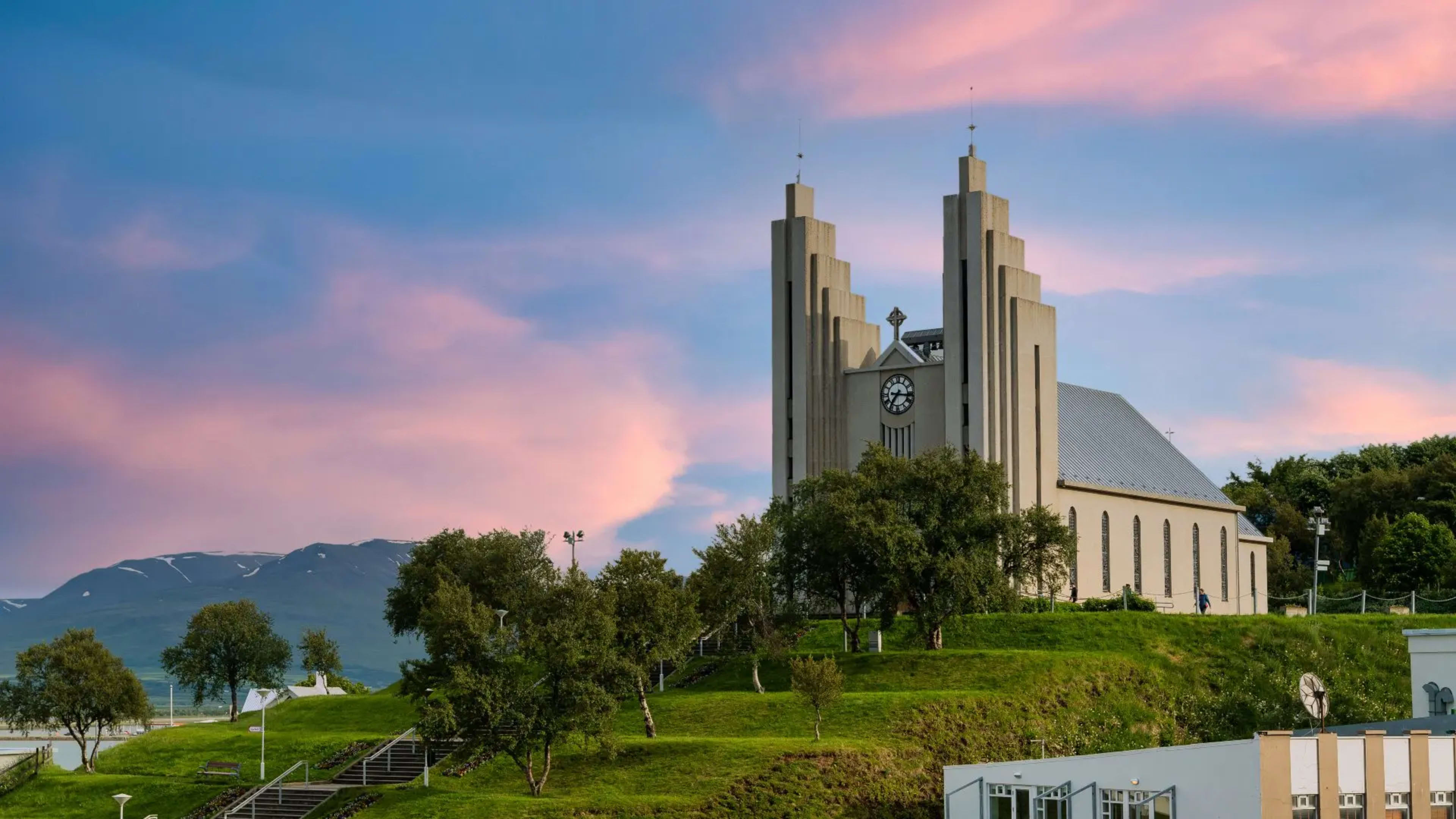 Akureyrarkirkja (the Akureyri church) in the evening