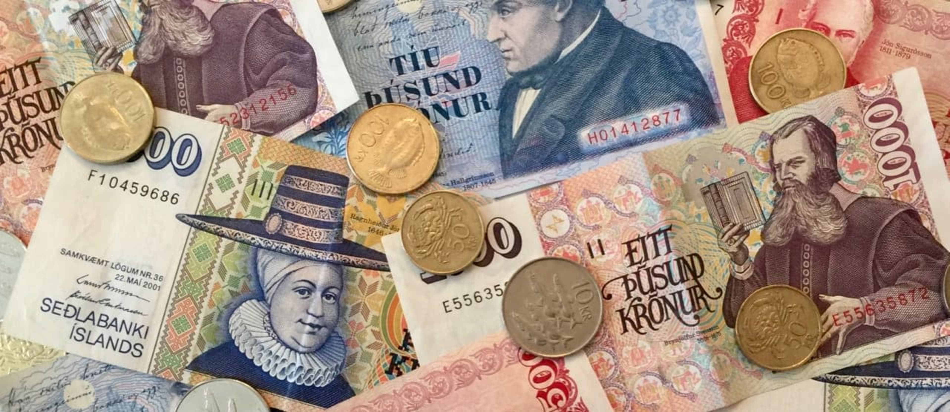 Icelandic banknotes and coins 