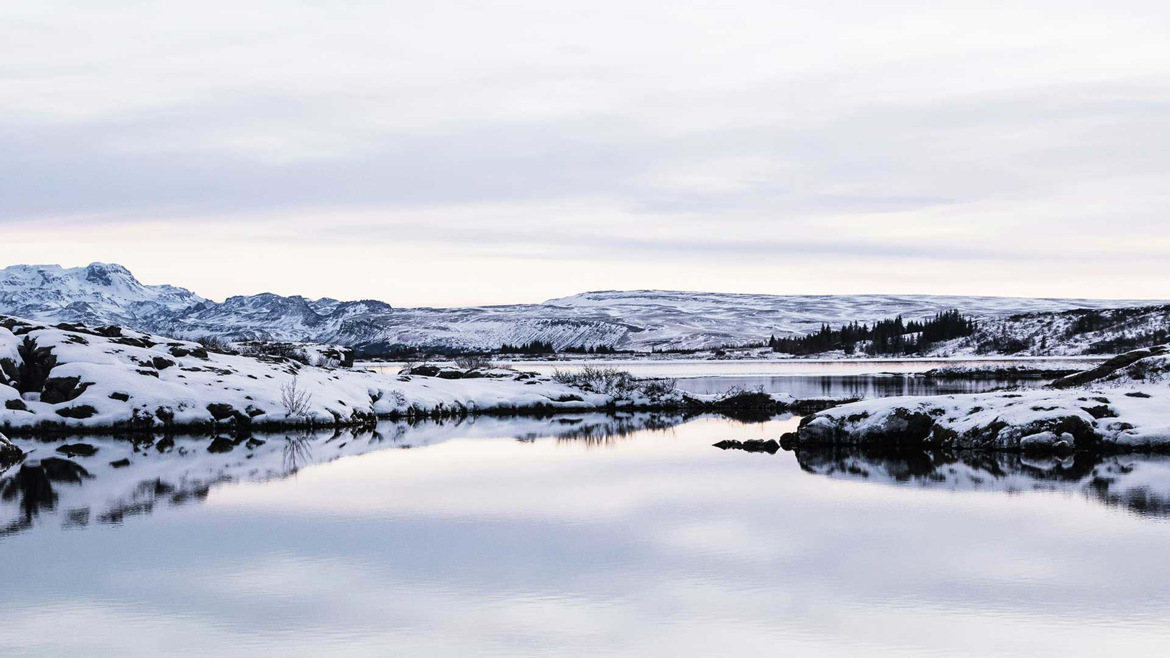 Lake in Þingvellir National Park in winter