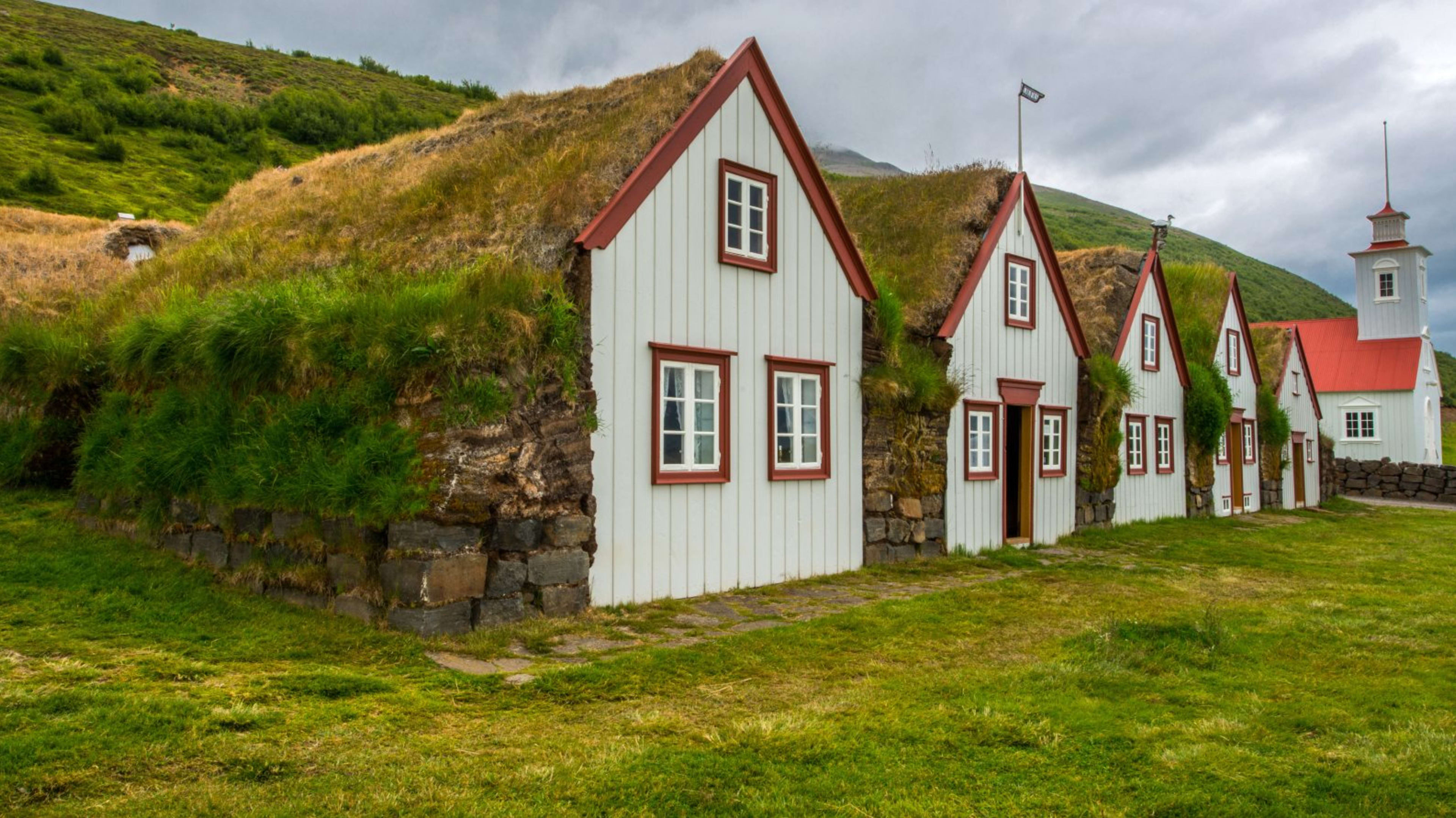 Laufás turf houses