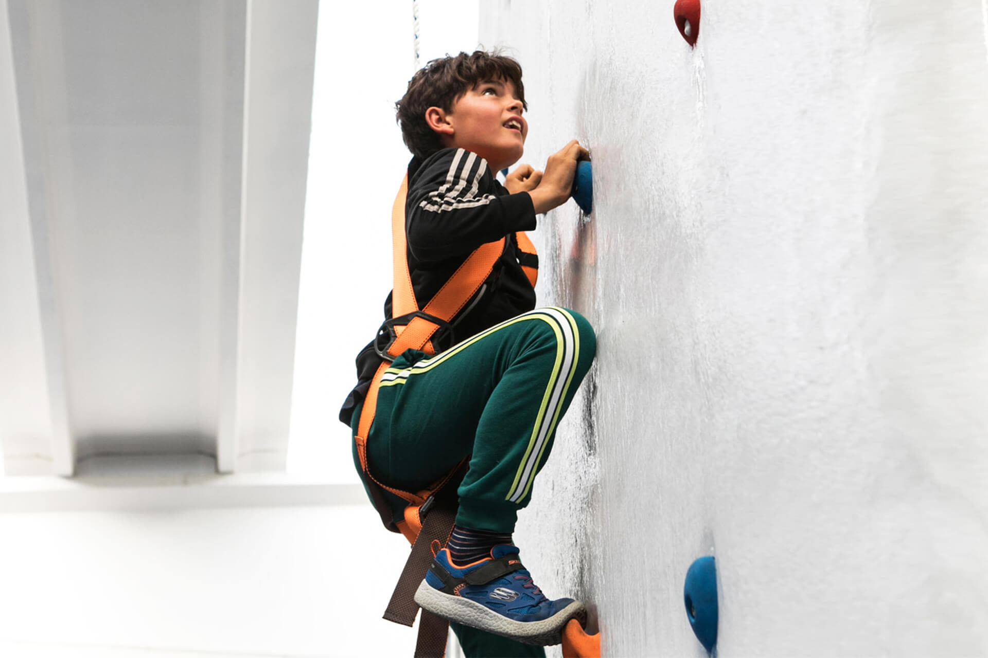 Ice climbing wall - ISP - Ice & snow theme park