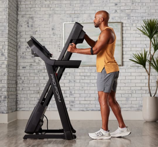 Diseño SpaceSaver® (Ahorro de Espacio) con asistencia EasyLift™