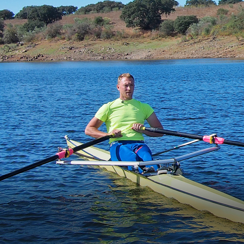 Trainer doing a sculpting workout for rowers