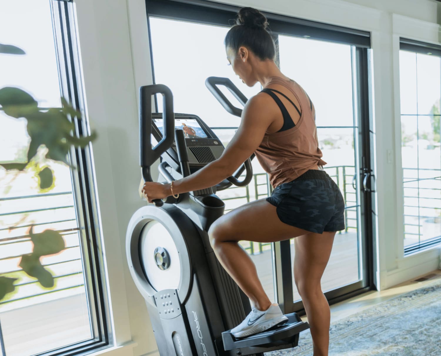 How to Do Elliptical HIIT Workouts