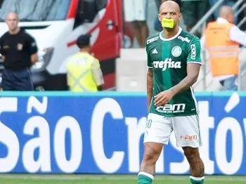 Mais leal que Casemiro e Pogba, Felipe Melo tem maior teste disciplinar no Palmeiras