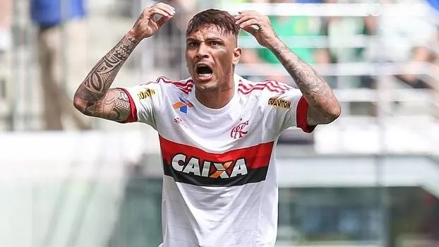 Indicado pela Fifa, Guerrero fez menos gols em 2015 que Fred, Pato, Pratto e reserva no Fla 