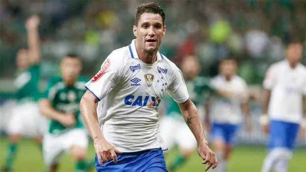 Thiago Neves se irrita e garante que Cruzeiro não recebeu 'mala-branca' contra Palmeiras: 'Sacanagem'