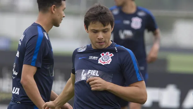 Romero retoma vaga, e Pablo retorna ao time titular em treino do Corinthians