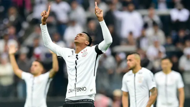 Corinthians se apoia no primeiro turno para esquecer derrotas em casa