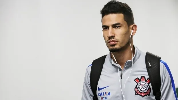 Titulares vão a campo, e Pedro Henrique entra no Corinthians