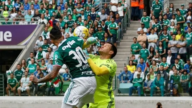 Autor do primeiro gol, Leandro encerra jejum e nega falta : 'Nem encostei'