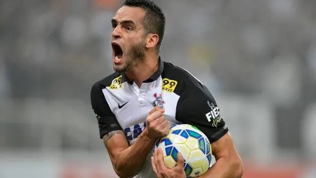 Após gol em em jogo decisivo, Renato Augusto passa Luan e assume ponta na Bola de Ouro