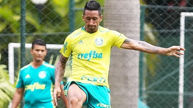 Palmeiras treina para amistoso contra a Ponte com Vitinho e Barrios de titulares