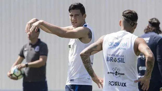 Clássico entre Santos e Corinthians marca duelo das melhores defesas do Brasil