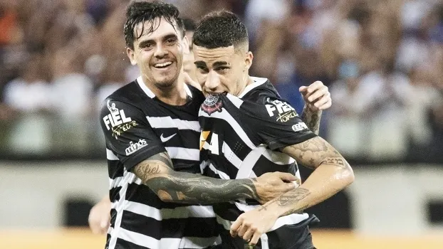 Pendurados no Corinthians, Gabriel e Fagner podem perder 'final' contra o Grêmio