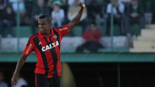 Falando com Santos e São Paulo, Sport recusa oferta palmeirense por Rithely