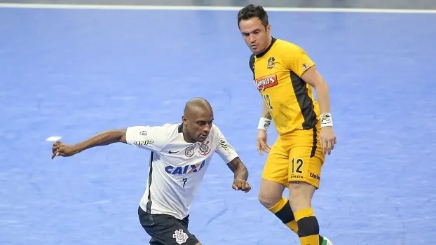 Eneacampeão, Falcão precisa de feito inédito no futsal para evitar 1º título do Corinthians