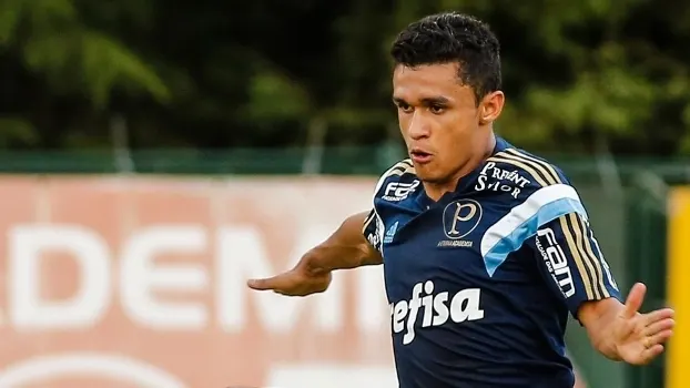 Reforço de R$ 13 milhões tem rotina de corte de banco e 'pressiona' Mattos no Palmeiras