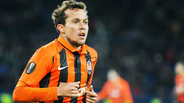 Bernard se anima com procura do Palmeiras, que aguarda ucranianos para avançar