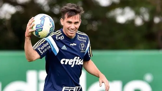 Cansado de ser emprestado, argentino do Palmeiras pede: 'Preciso definir meu futuro'