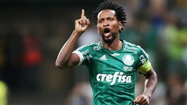 Zé Roberto analisa e, por Libertadores, decide continuar carreira em 2016