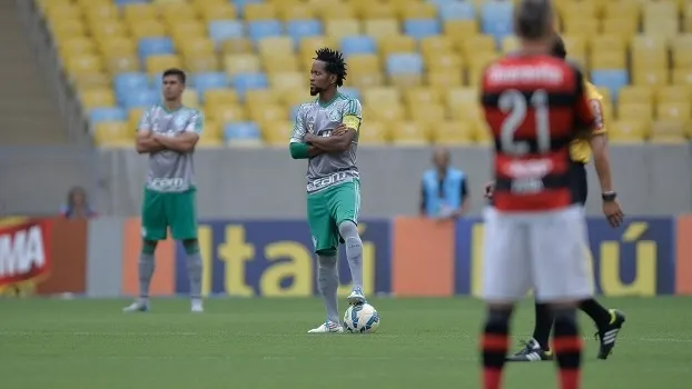 Jogadores voltam a protestar na última rodada do Brasileiro: 'Renúncia de Del Nero já'