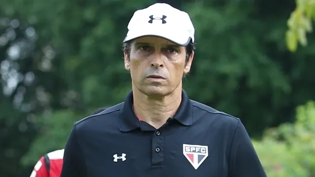 Perdido sem Tite, Corinthians falou até em Milton Cruz e se reúne para definir técnico