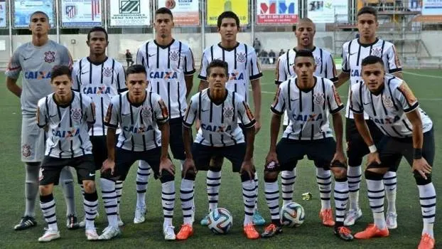 Com dois de Fabrício, Corinthians vence Flamengo e é campeão sub-17