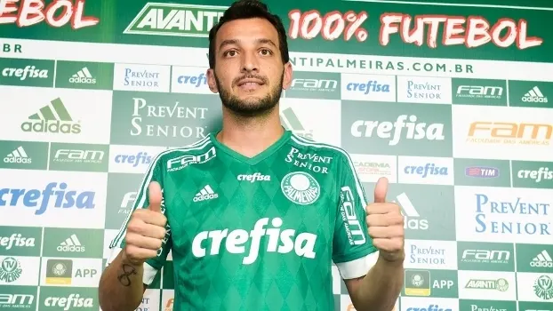 Dracena chega ao Palmeiras e se inspira em Zé: 'tenho 34 anos, mas cabeça e físico de 21'