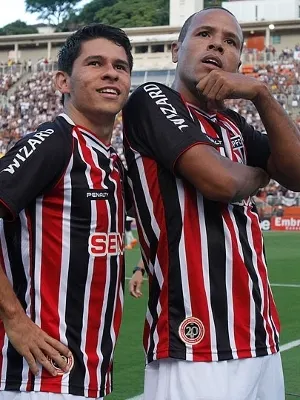 São Paulo recebe Ituano podendo ajudar ou atrapalhar Corinthians.