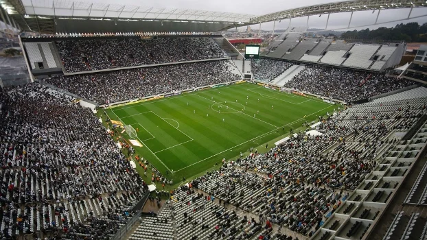 Com dever de casa feito, Corinthians tem três jogos seguidos longe de Itaquera