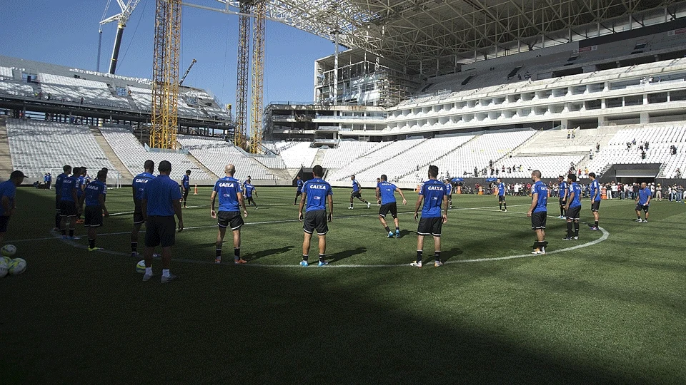 VÍDEO: Veja como foi o primeiro treino do Corinthians em seu novo estádio