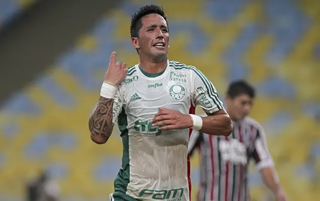 EXCLUSIVO: Barrios volta ao Palmeiras e celebra em rede social