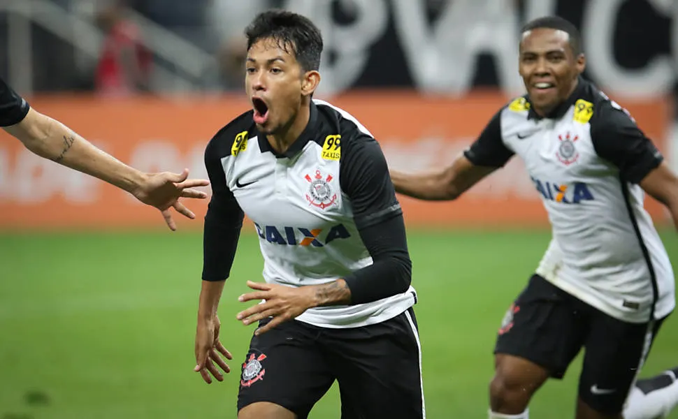 EXCLUSIVO: Após boas atuações no Brasileiro, Lucca pode renovar com o Corinthians