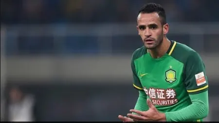 Na China, Renato Augusto vive expectativa de jogar contra time de Felipão