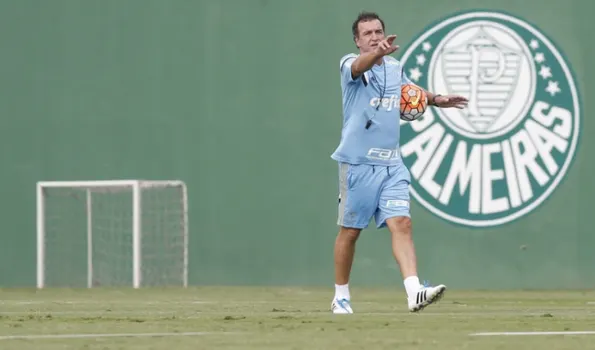 Estilo Cuca: técnico do Verdão 'joga junto' e dá atenção aos detalhes