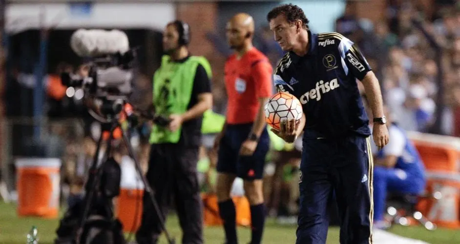 Cuca diz que Palmeiras mereceu derrota e critica desempenho no 1º tempo