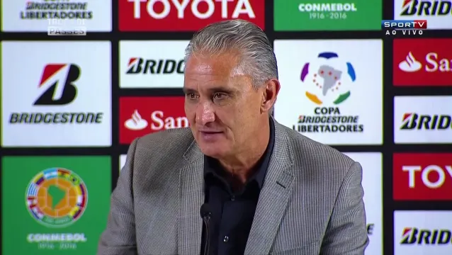 Tite lamenta falta de precisão nas finalizações: 'A efetividade nos tirou'