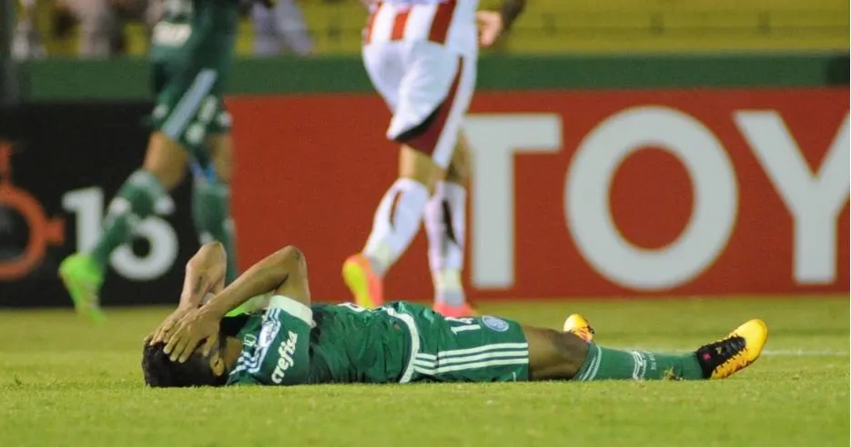 Palmeiras revive fantasma e vê defesa sofrer seis gols em quatro partidas