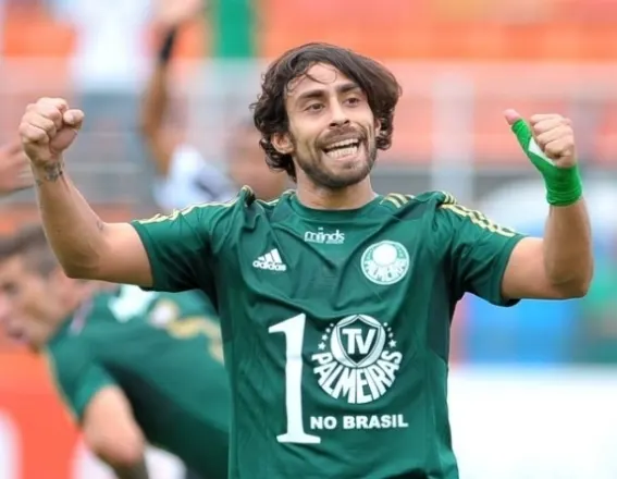 Valdivia diz que Palmeiras é tratado como time pequeno