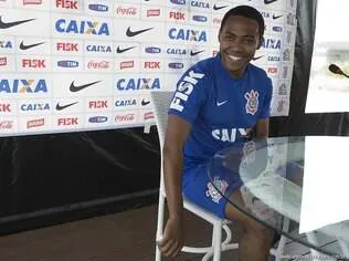 Distante de estreia, Elias diz que vai assumir liderança no Corinthians.