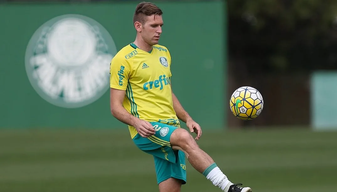 Mano pede e Fabiano vai voltar para o Cruzeiro