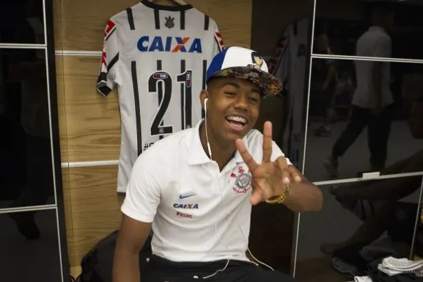 Corinthians diz a agente de Malcom que renovação não dificulta saída