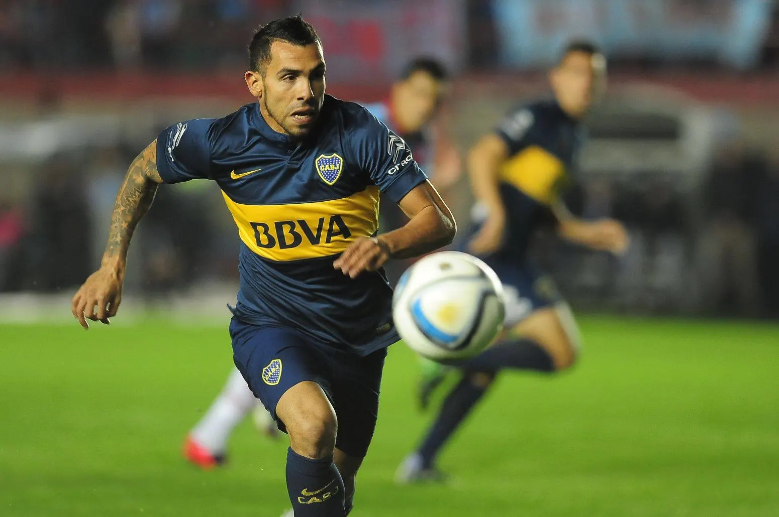 EXCLUSIVO: Sem receber no Boca Juniors, Tevez pode jogar a Libertadores pelo Timão em 2016