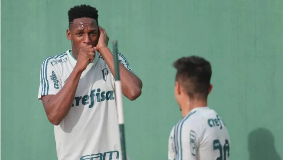 Cuca terá cautela para promover volta de Mina ao Palmeiras após fratura