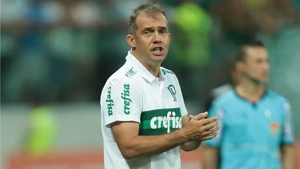 Técnico do Palmeiras minimiza pressão e quer atuação 'no nível de 2016'